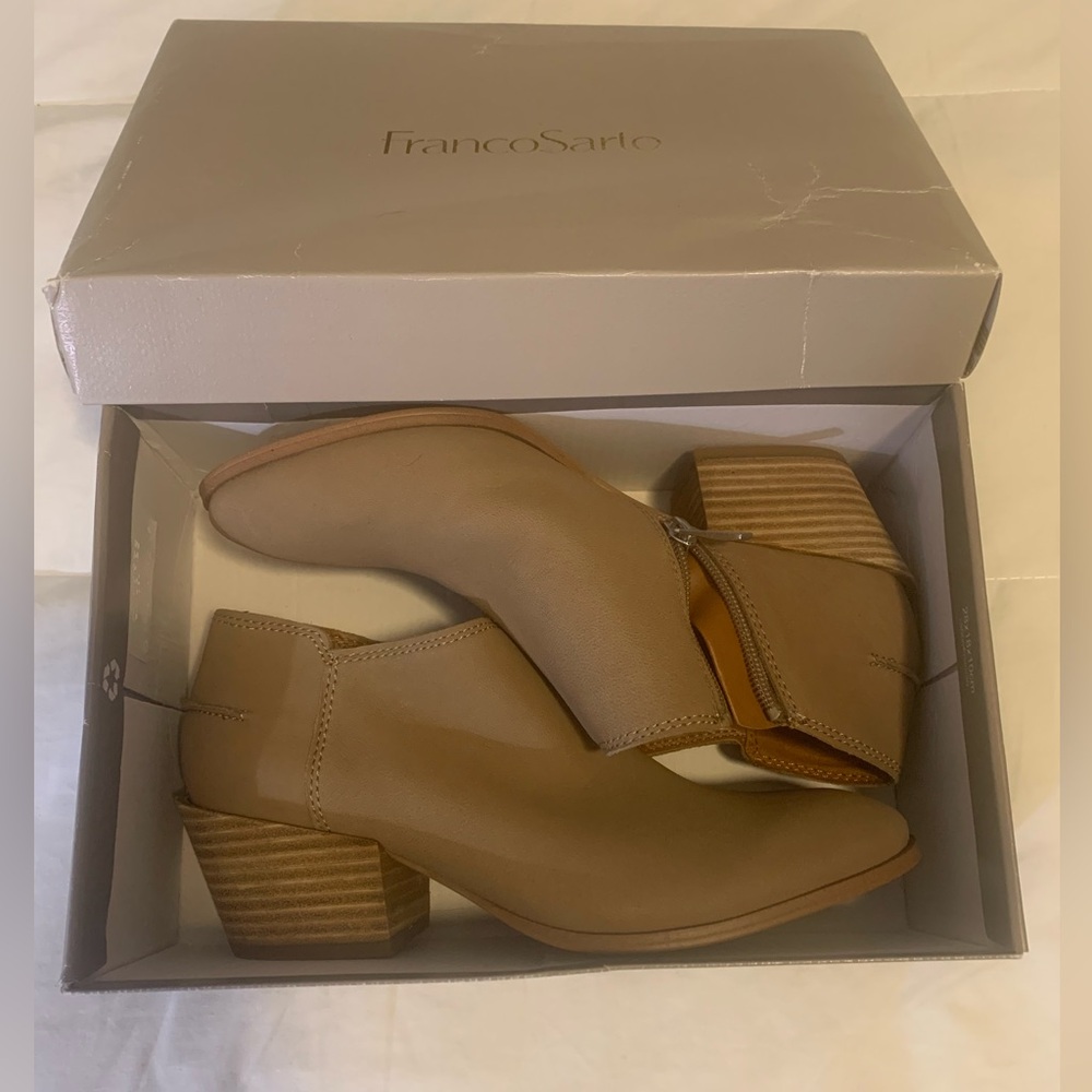 NWT Franco Sarto Women's Tan/Brown Ankle Booties (never worn)